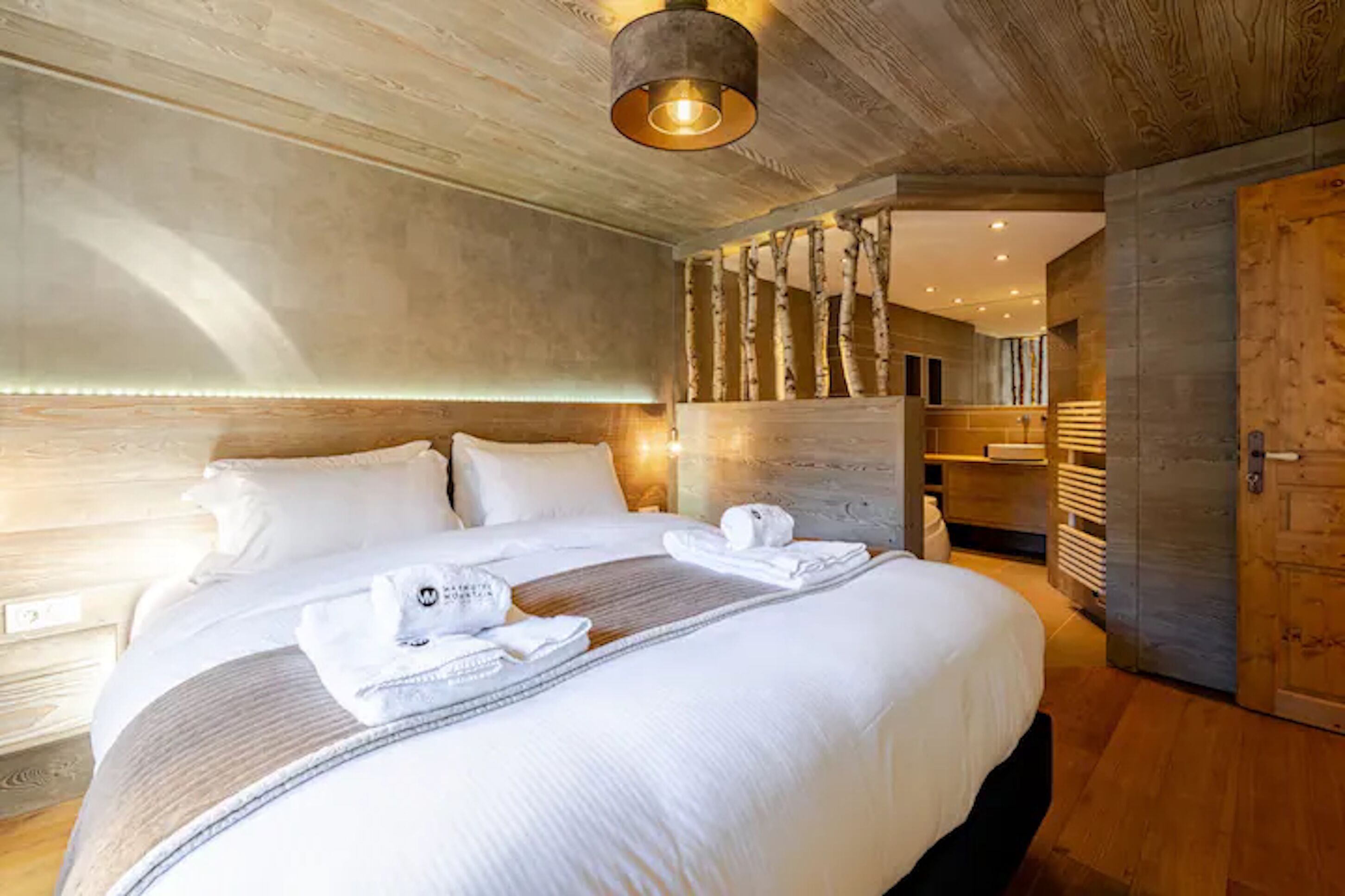 4 chambres, fer et planche à repasser, Wi-Fi, draps fournis