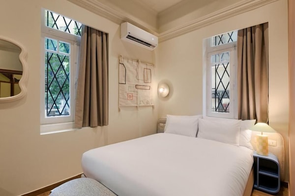 Estudio estándar, vista a la ciudad | Wifi gratis y ropa de cama