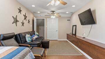 4 bedrooms, WiFi, bed sheets