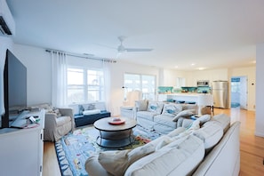 Smart TV, fireplace, books - Cape Cod Waterfront Oasis with Sunlit Great Room (Barnstable)