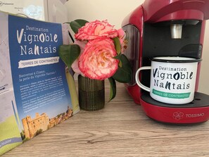 قهوة و/أو ماكينة صنع القهوة