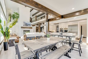 Dining - Keystone 5BD 5.5BT Luxury Remodel 2025 & Pets (Keystone)