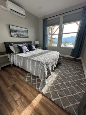 Strykjärn/strykbräda, wi-fi och sängkläder