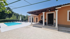 Outdoor pool - Villa Edo beautiful built villa with private pool in a small village in Istria (ZMINJ)
