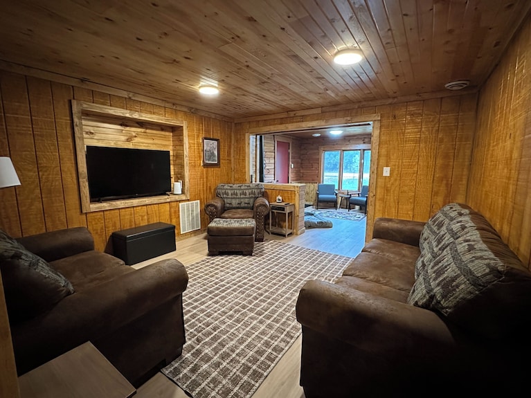 Cabin Retreat In Mount Morris - Wisconsin