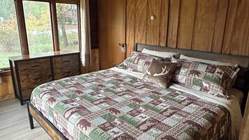 2 bedrooms, iron/ironing board, free WiFi