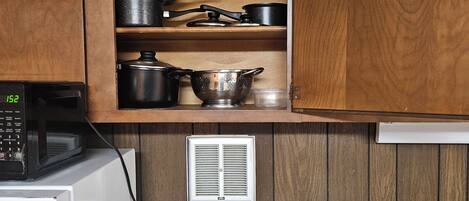 Micro-ondes, four, plaque de cuisson