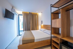 Deluxe Double Room, Balcony | Soundproofing, free WiFi - Hotel ENAD (Ksamil)