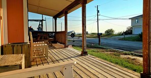 Terrace/patio - Home, Hooks & Heart: Anglers Paradise Family-Friendly Bay House Marina 2 Blocks (Corpus Christi)