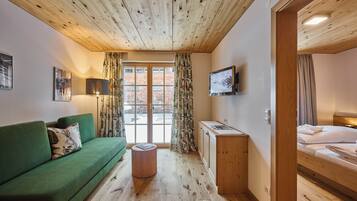 In-room safe, free WiFi