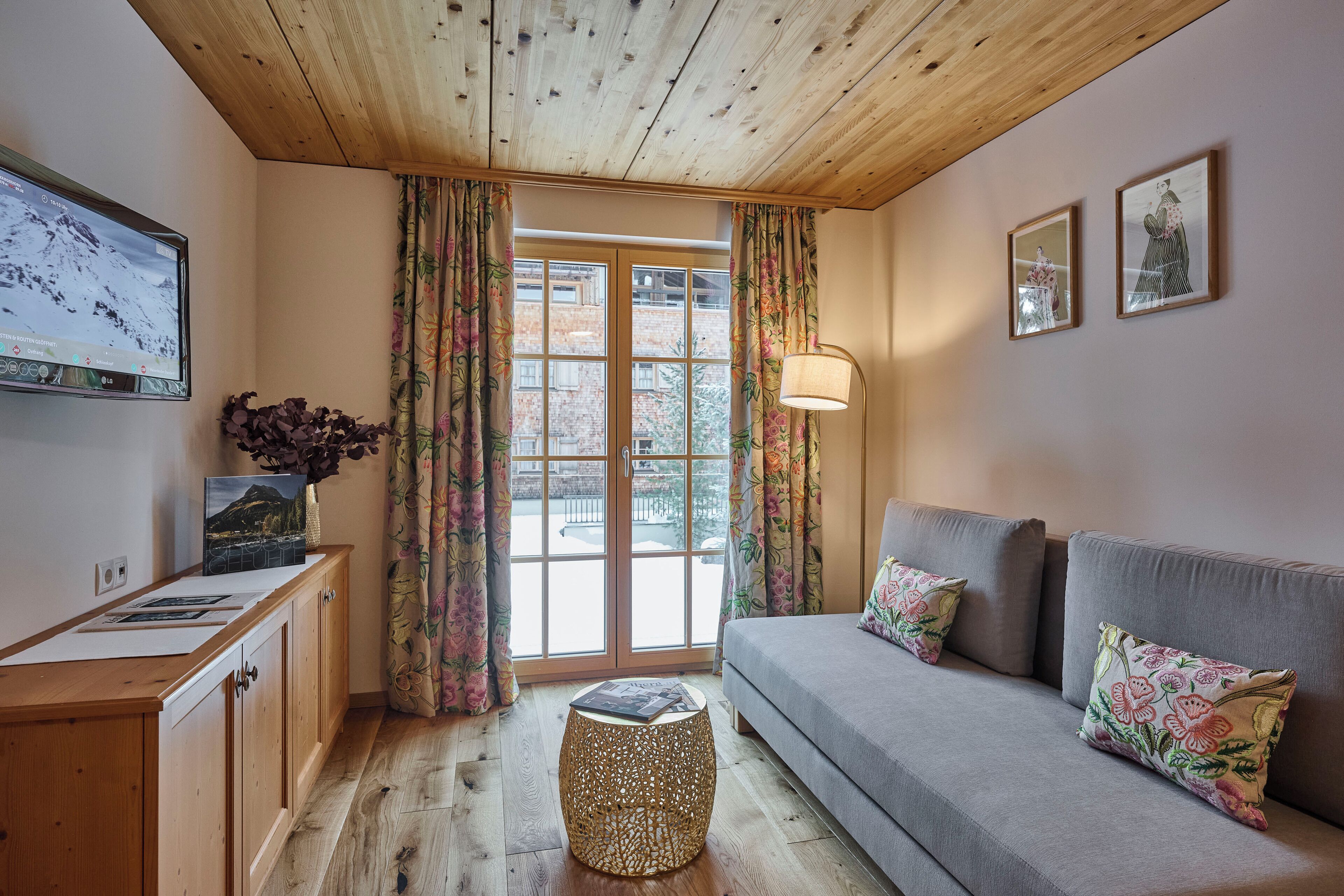 In-room safe, free WiFi