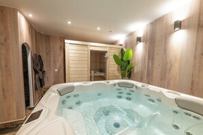 Interior - FULLY RENOVATED Apartment with balcony & seaview By Evasion Riviera (Antibes)