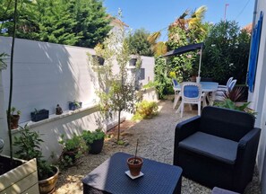 屋外ダイニングエリア