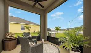 Terrace/patio - Phenomenal 5-bedroom house in Cocoa, Fl., close to Cocoa Village & Cocoa Beach! (Cocoa)