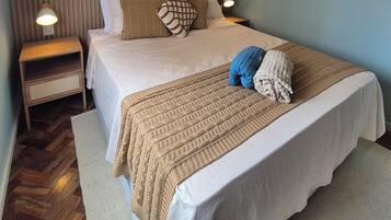 2 sovrum, skrivbord, strykjärn/strykbräda och gratis wi-fi