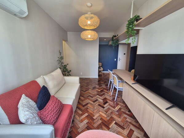 Smart TV - Praiapê | Brand new in Barra with beach access (Rio de Janeiro)