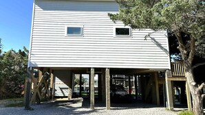 Unclassified image, 5 of 45, button - Sea Esta: Perfect Getaway on the Canal with Boat Dock (Ocracoke)