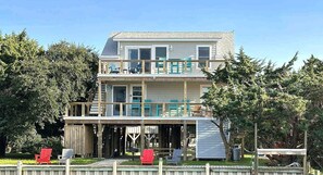 Exterior - Sea Esta: Perfect Getaway on the Canal with Boat Dock (Ocracoke)