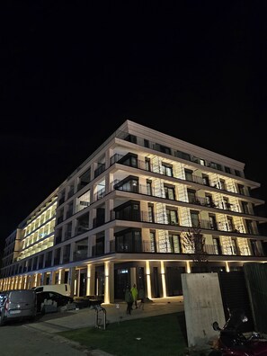 المنشأة من الخارج