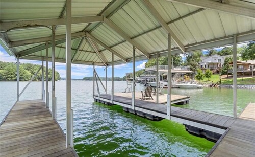 Your Lakefront Vacation Awaits, Cumming, Georgia