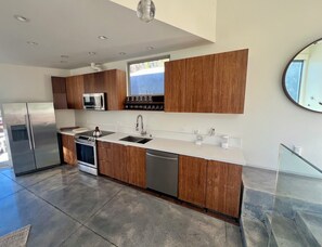 Mikrobølgeovn, ovn, kogeplade, opvaskemaskine