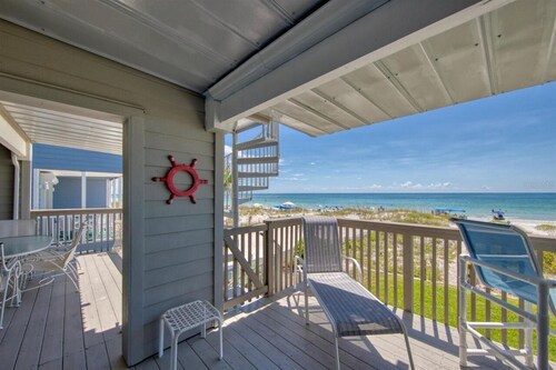 Gorgeous Panoramic Views!  Stairs DIRECTLY to the beach!  PELICANS POINTE 5C