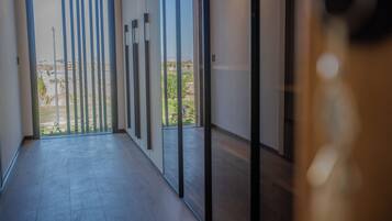 Langsir/tirai gelap terus, seterika/papan seterika, Wi-fi percuma