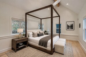 4 bedrooms, iron/ironing board, free WiFi, bed sheets - Walk to Main Street Luxury Escape with Hot Tub 173 (Park City)