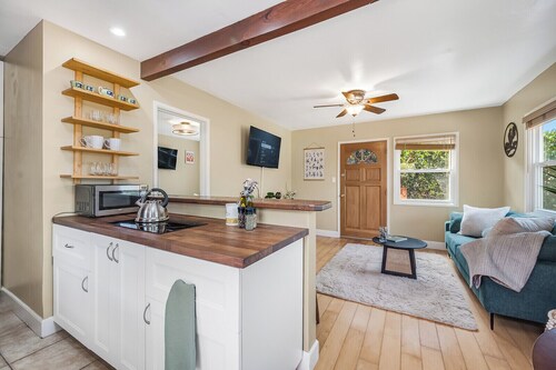 1bd Pet Friendly PB Cottage