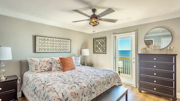 3 bedrooms, desk, iron/ironing board, travel cot