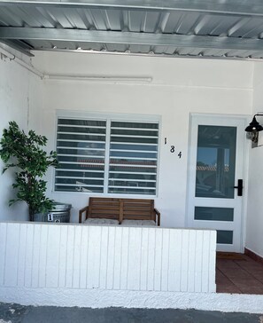 Exterior detail - Tranquil 3-bedroom house with AC in Carolina (Carolina)