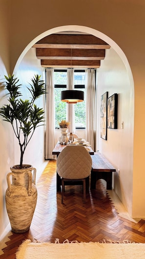 Dining - Ipanema Premium Design · Renovated · Steps to Beach & Subway (Rio de Janeiro)