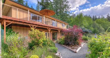 Ramblin' Rose Family Home on 2 Acres w/horseshoes, Volleyball, Fire pit, & More