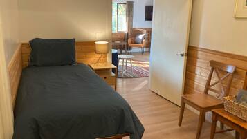 5 bedrooms, desk, iron/ironing board, travel cot