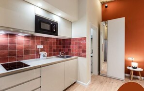 Oven, toaster, cookware/dishes/utensils - Cute apartment in Akacfa st, Moon (Budapest)