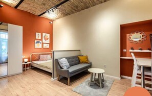TV - Cute apartment in Akacfa st, Moon (Budapest)