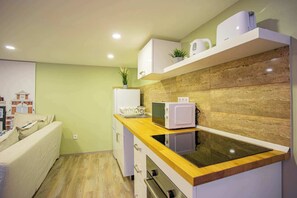 Private kitchen - Cosy 2 bedroom flat in Akácfa st., Sol (Budapest)