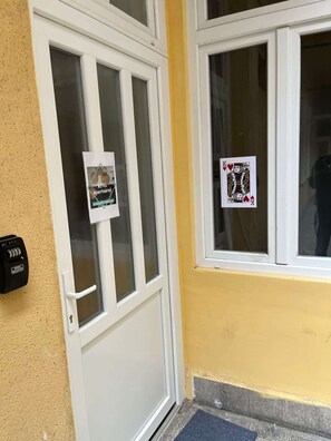 Exterior detail - Cosy flat in the Kiraly str., King (Budapest)