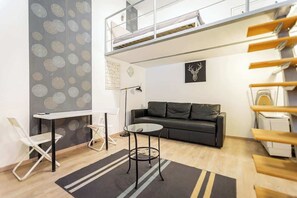 TV - Cool apartment in the Downtown, Eduardo (Budapest)