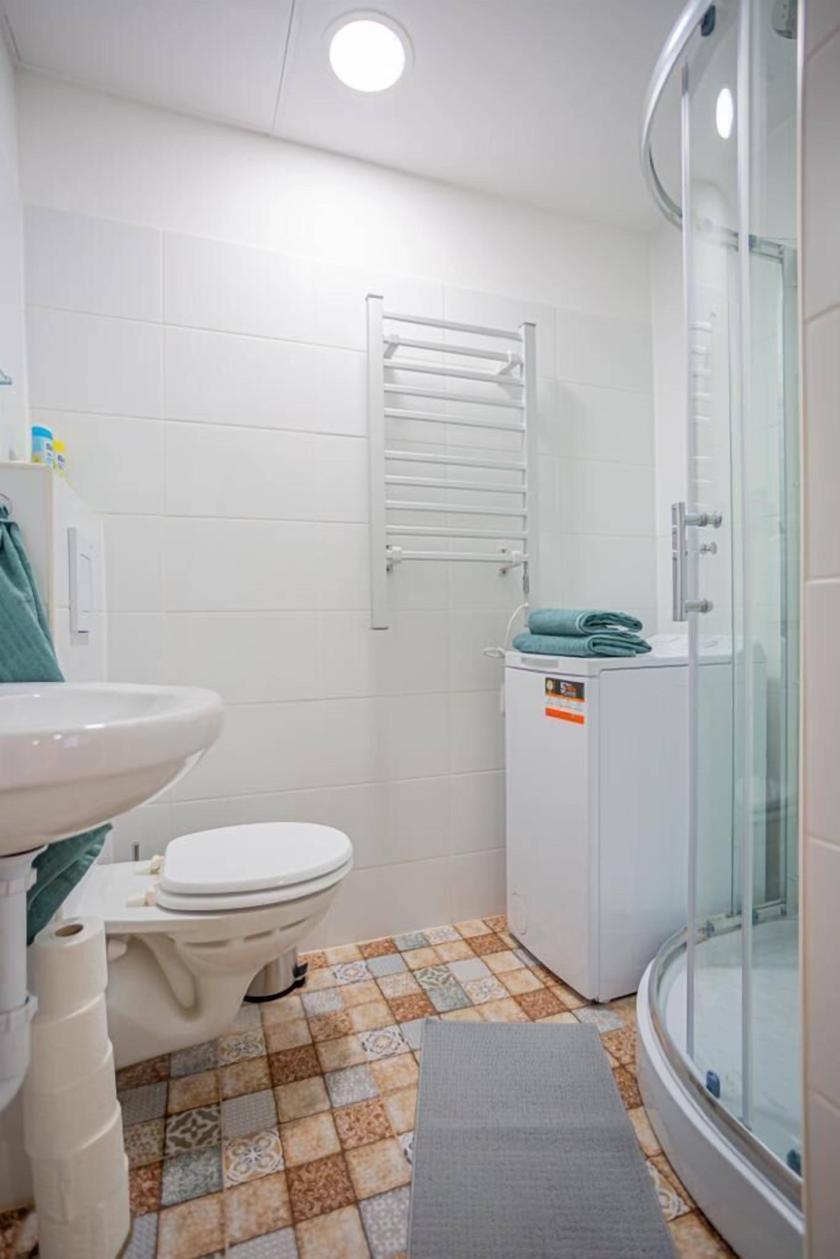 Shower, hair dryer, shampoo