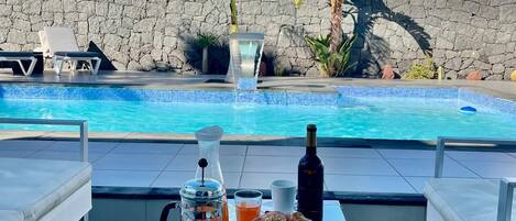 Outdoor pool, a heated pool