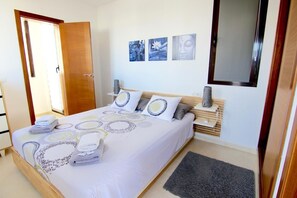 2 bedrooms, in-room safe, iron/ironing board, free WiFi