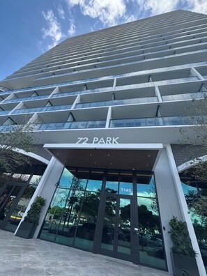 Exterior detail - Spacious Luxury 3-bedroom apartment  in fabulous Miami Beach (Miami Beach)