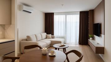 Superior Apartment, Patio | Living area