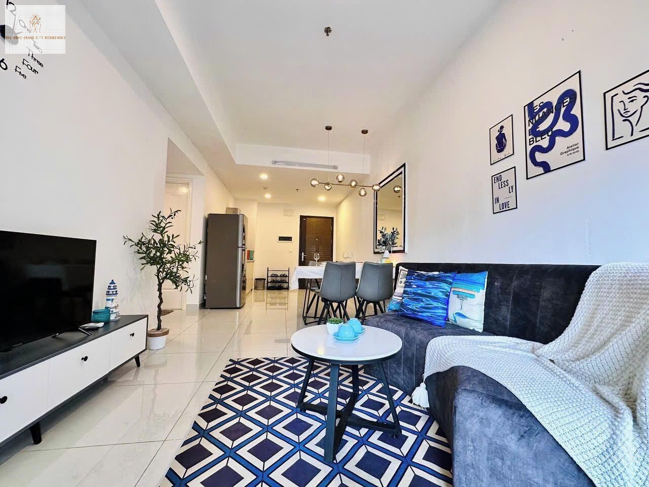 Apartament de luxe, 2 dormitoris, no fumadors, vistes a la ciutat | Roba de llit d'alta qualitat, cobrellits, escriptori i cortines opaques 