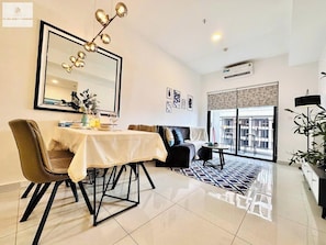 Luxury Apartment, 2 Bedrooms, Non Smoking, City View | Premium bedding, down comforters, desk, blackout drapes - The SoHo Grand City Residences (Thanh Pho Ho Chi Minh)