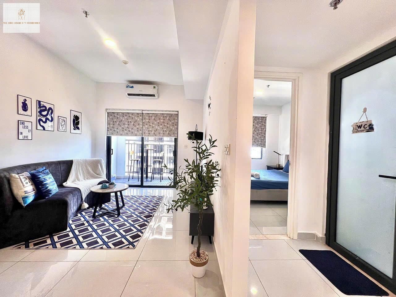 ラグジュアリー アパートメント 2 ベッドルーム 禁煙 シティビュー | リビング エリア | 24 インチのテレビ (デジタル放送視聴可)