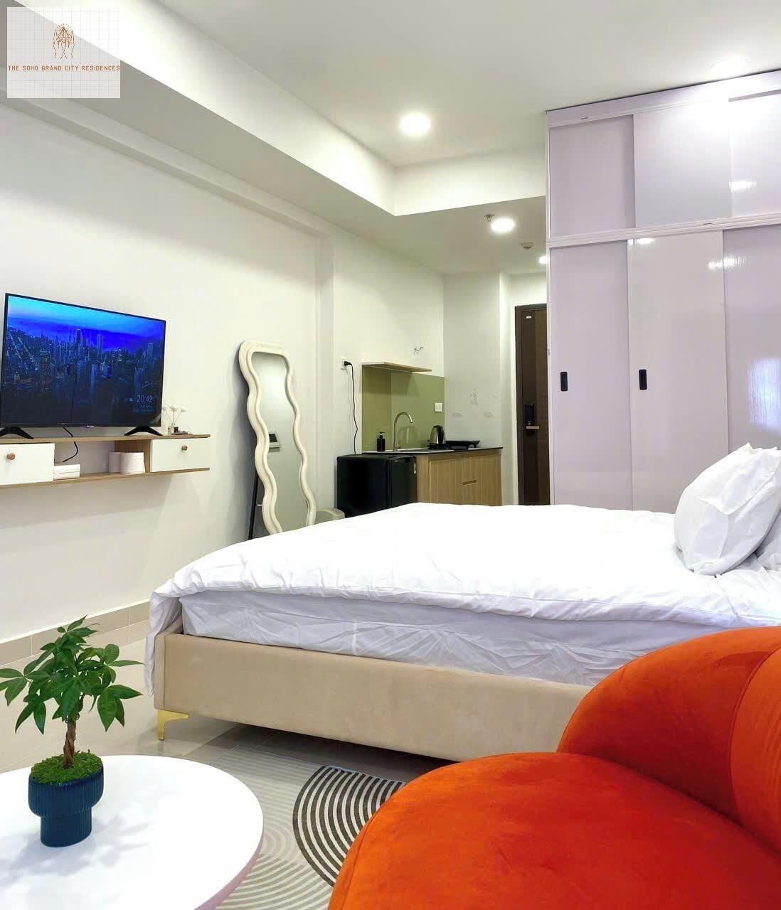 Habitació de luxe, 1 llit de matrimoni gran, no fumadors, vistes a la ciutat | Roba de llit d'alta qualitat, cobrellits, escriptori i cortines opaques 