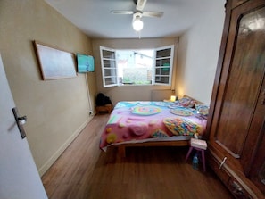 2 habitaciones, tabla de planchar con plancha y wifi gratis 