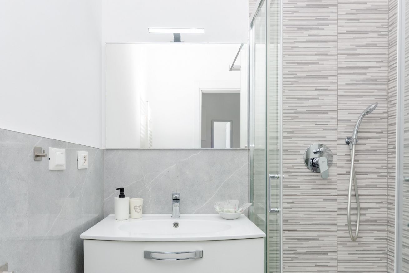 Doccia, asciugacapelli, bidet, asciugamani